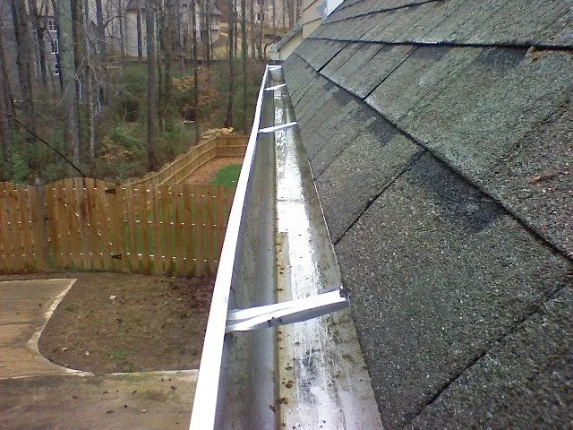image of How to clean gutters clean gutter