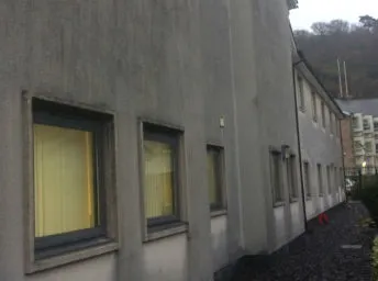 black streaks on external render