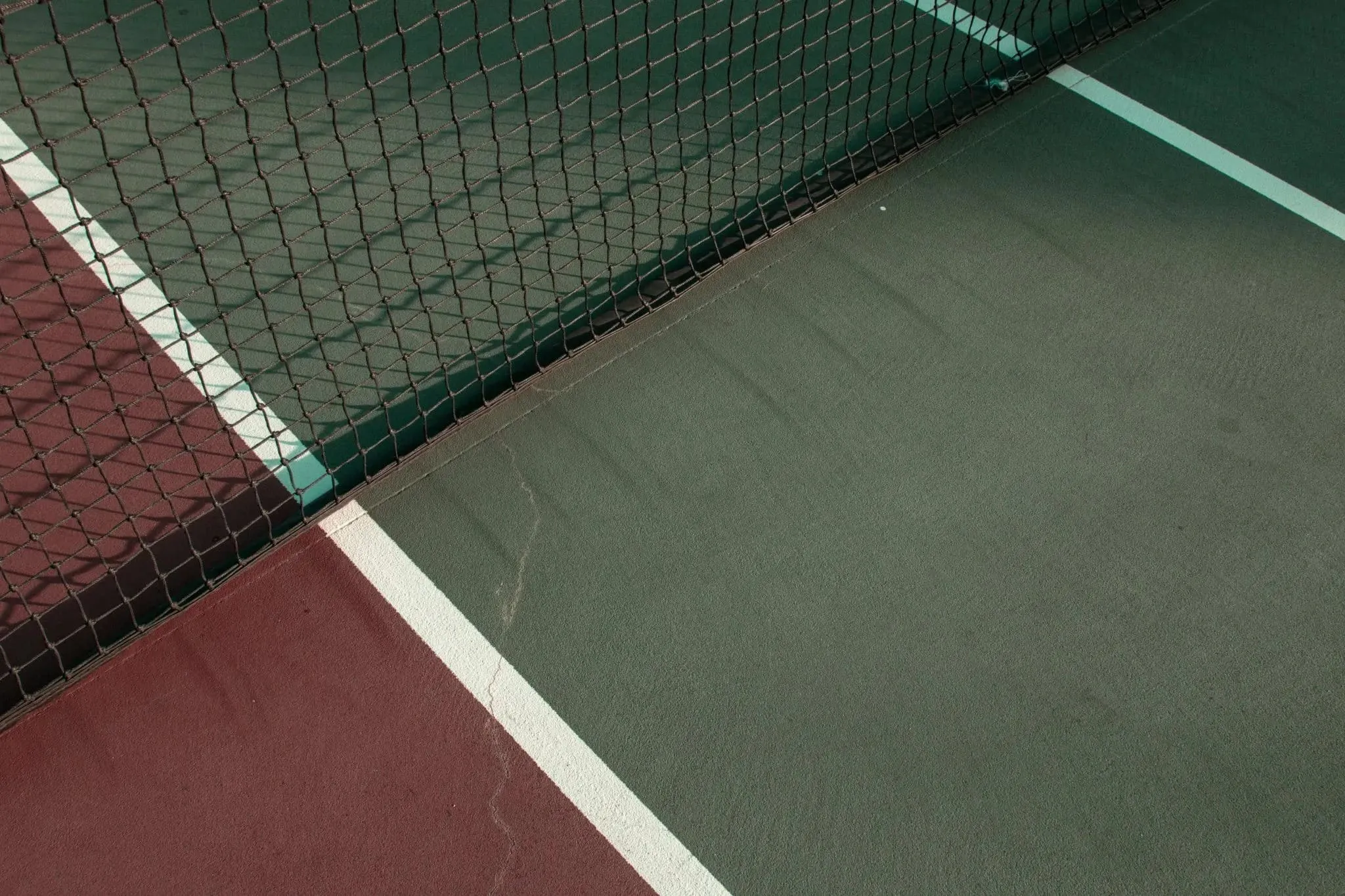 hiring a tennis court cleaning company