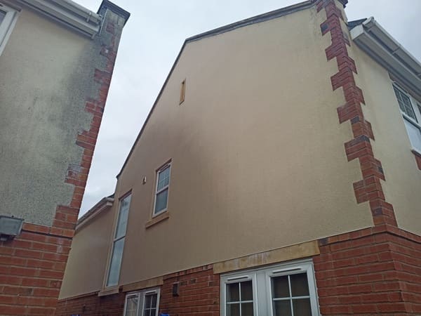 k render professionally cleaned by render cleaning in Manchester